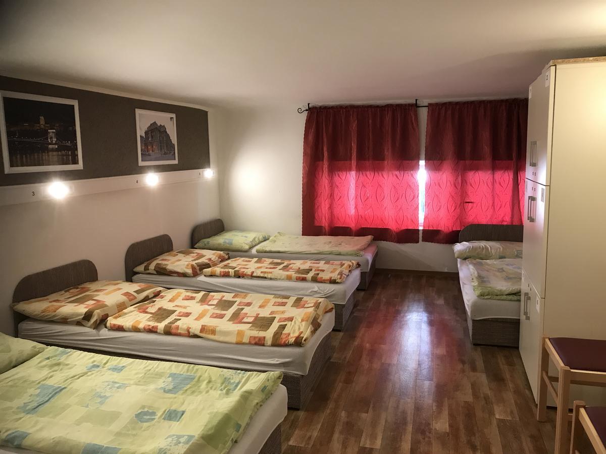 Hostel Opera *