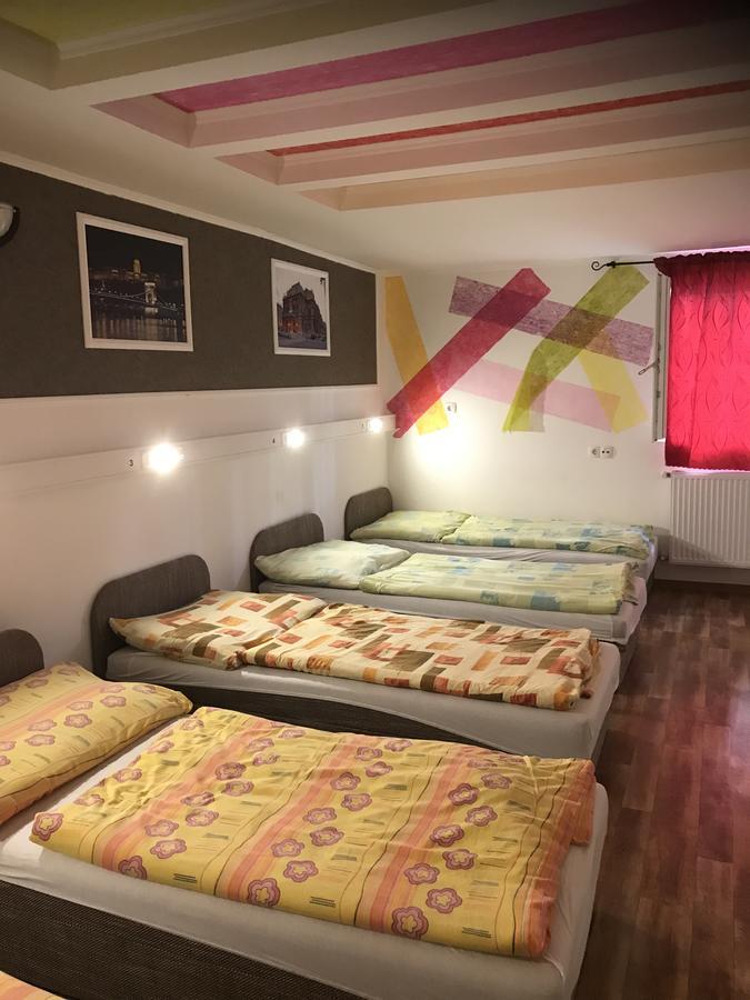 Hostal Opera
